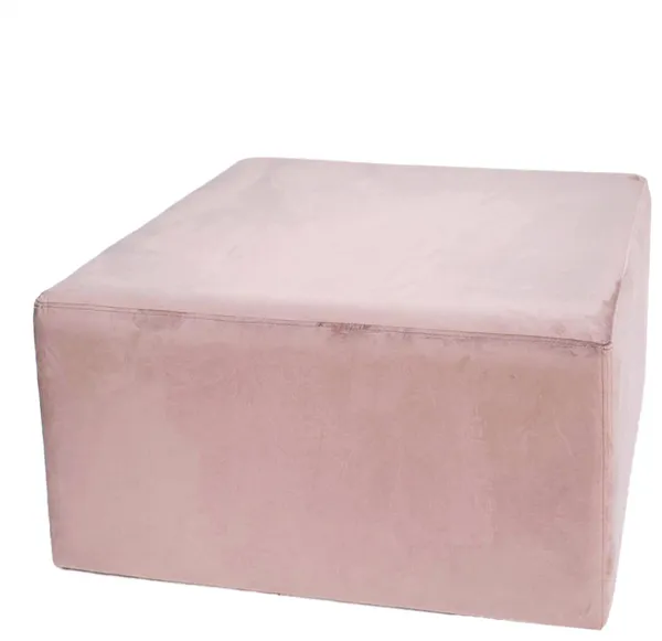 Нежно-розовый бархатный пуф-куб АРНО крупным планом