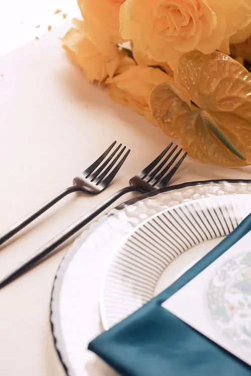 Бежевый сет с синими акцентами