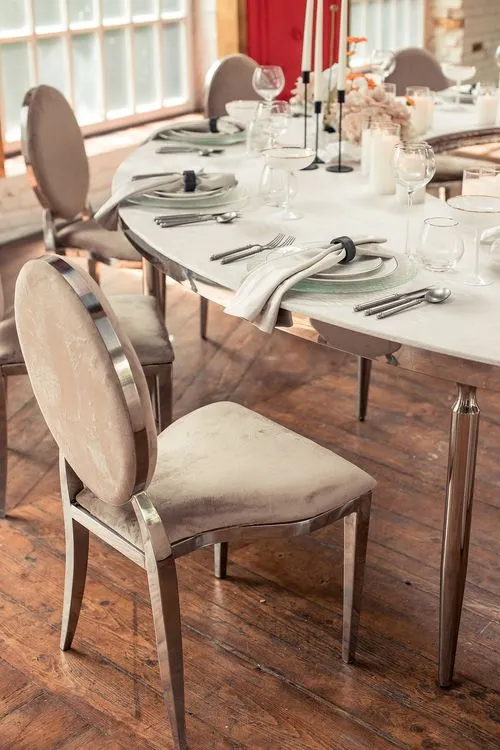 Бежевый стол-подкова