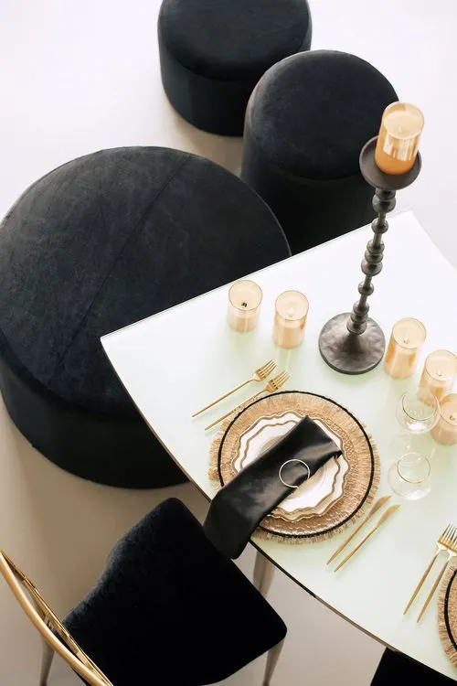 Красно-черный сет за столом-волна