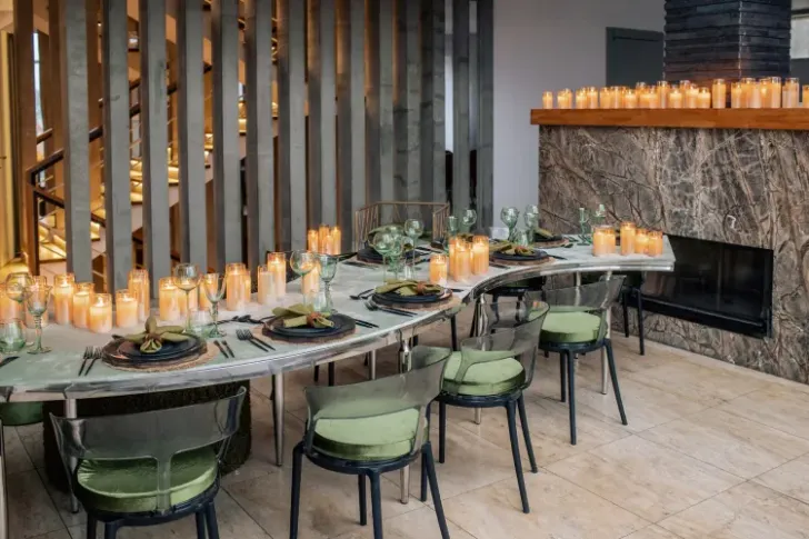 Папоротниковый сет за столом-волна