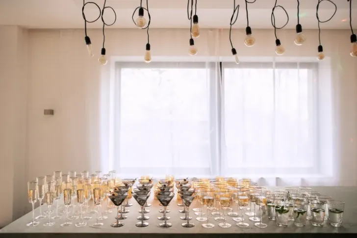 Папоротниковый сет за столом-волна