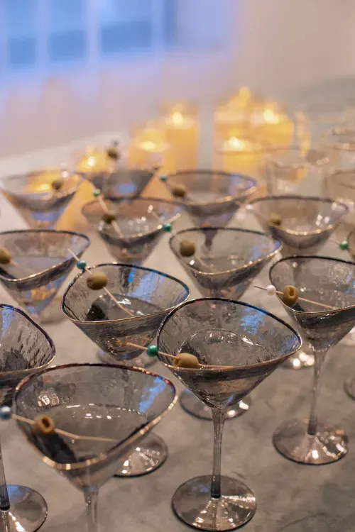 Папоротниковый сет за столом-волна