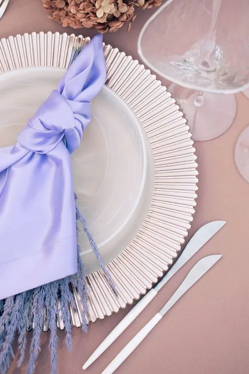 Пыльно-розовый сет с лавандовыми акцентами