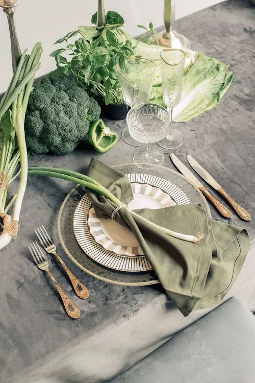 Серо-зеленый сет с овощами