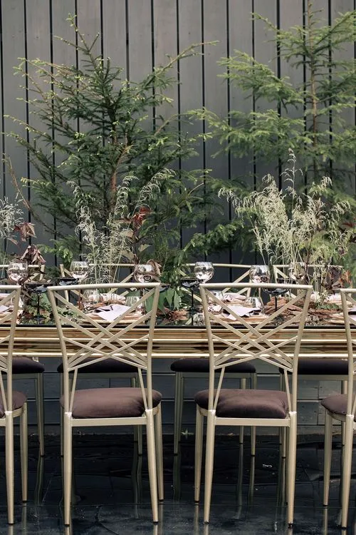 Сет за зеркальный прямоугольным столом