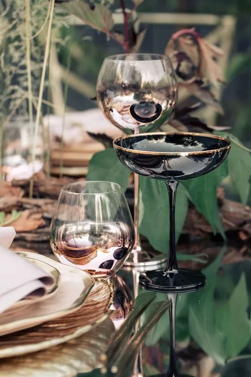 Сет за зеркальный прямоугольным столом