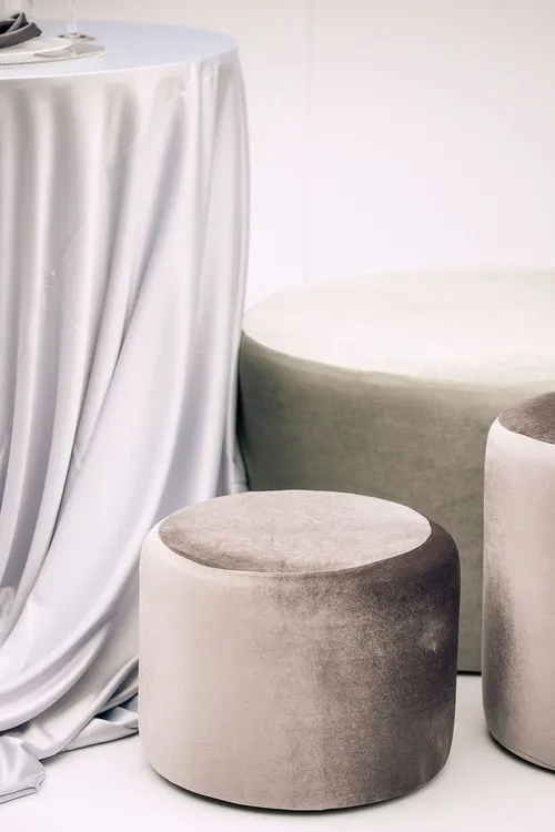 Стальной-серый сет с пуфами