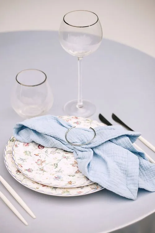 Стальной-серый сет с пуфами