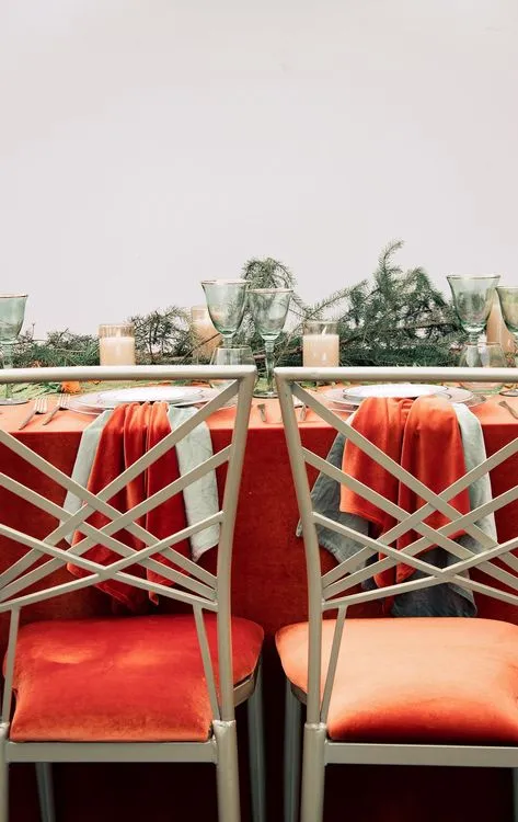 Тыквенный сет за прямоугольным столом