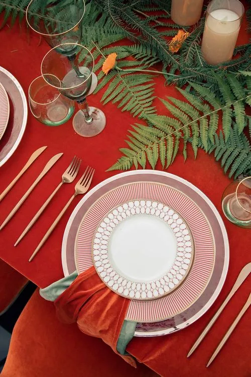 Тыквенный сет за прямоугольным столом