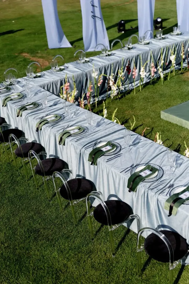 Стул Аронди с черной подушкой