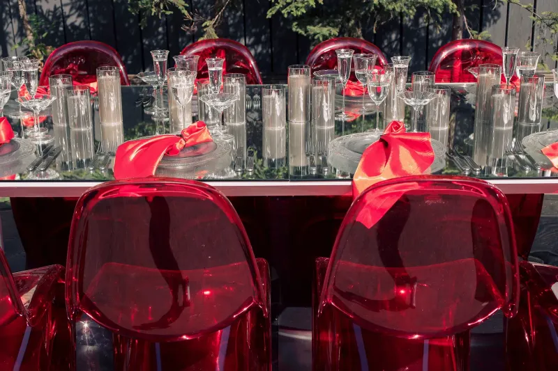 Сет за зеркальным столом